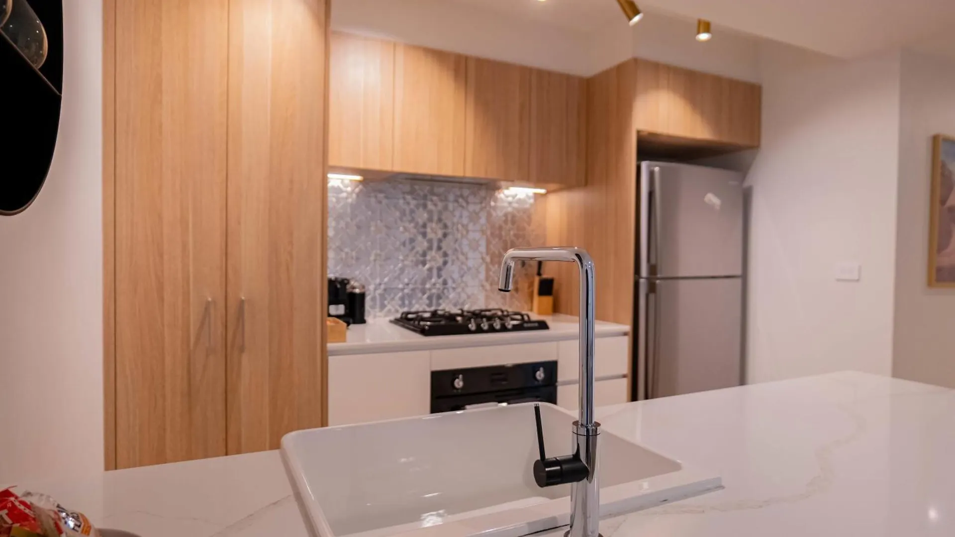 2 Bedroom 2 Bath 1 Car On Lonsdale Street 캔버라 0*,